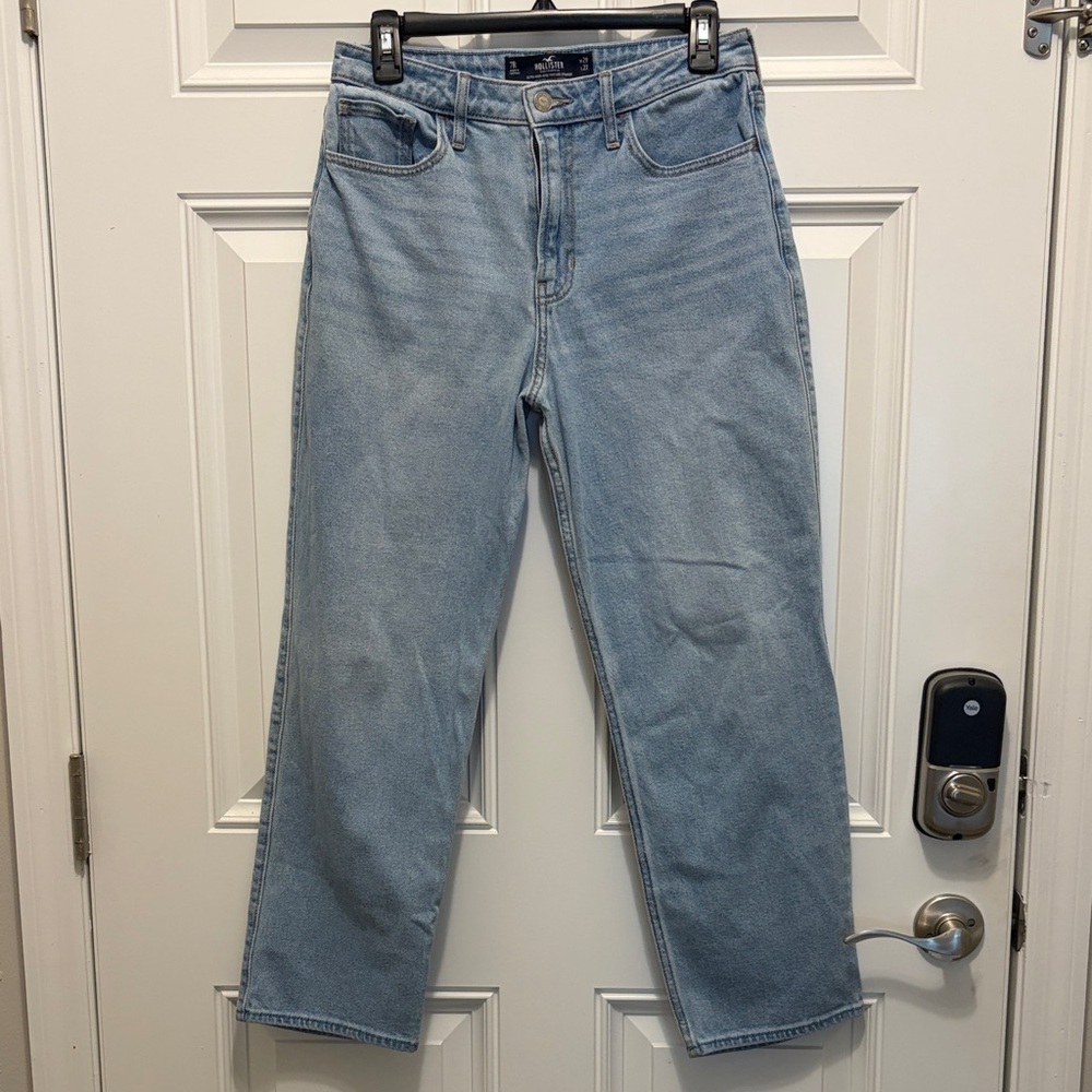 Hollister Ultra High-Rise Vintage Straight Jeans - Light Blue